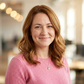 Photo de profil d’Emily Watson, présentée comme responsable du service client chez Douve Fondença